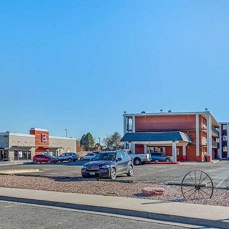 Rodeway Inn Pueblo Bagian luar foto