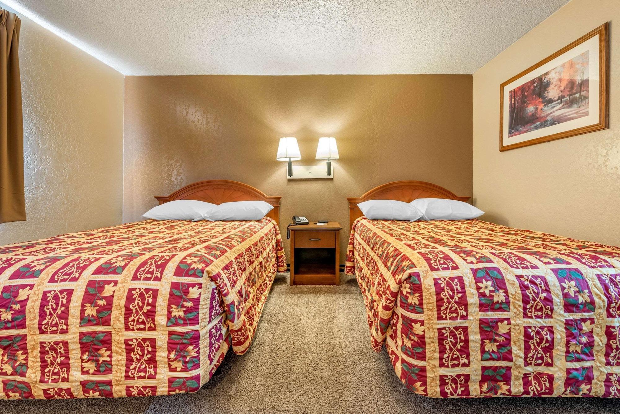 Rodeway Inn Pueblo Bagian luar foto