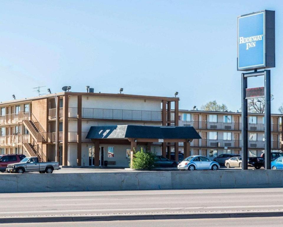 Rodeway Inn Pueblo Bagian luar foto