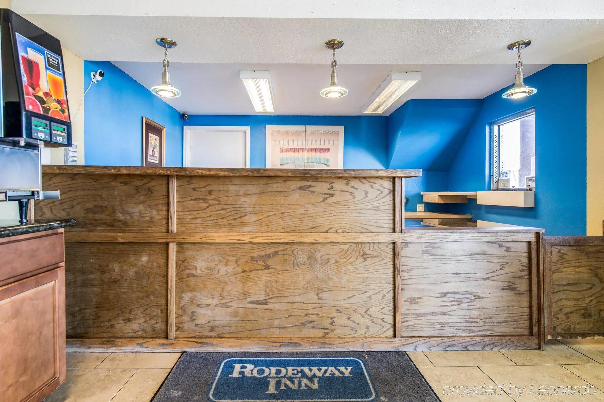 Rodeway Inn Pueblo Bagian luar foto